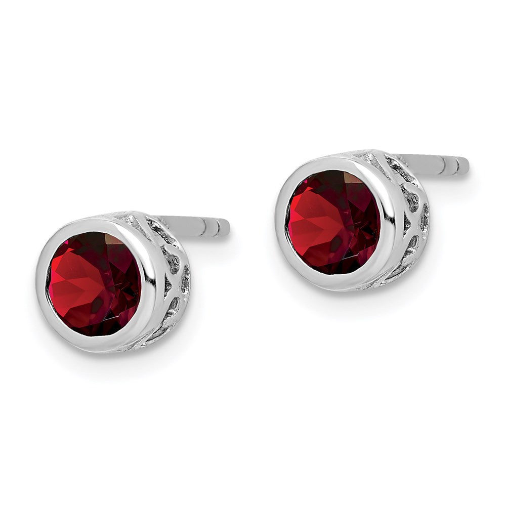 QE12625GA Sterling Silver Rhodium-plated Polished Garnet Round Post Earrings