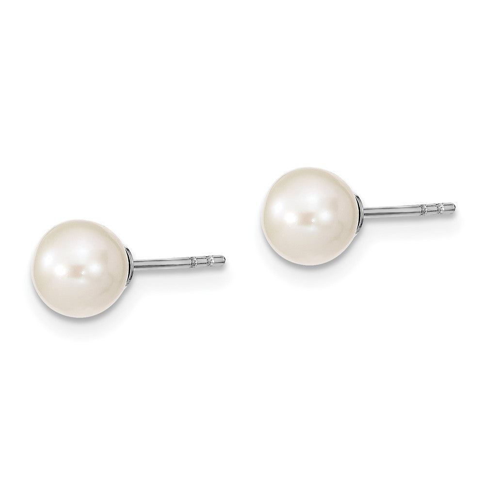 QE12733 Sterling Silver Rhodium-plated 6-7mm White Round Freshwater Cultured Pearl Post Earrings