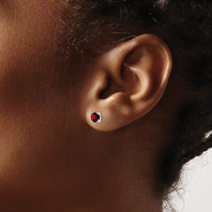 QE15116GA Sterling Silver Rhodium-plated Round 5mm Garnet Post Earrings