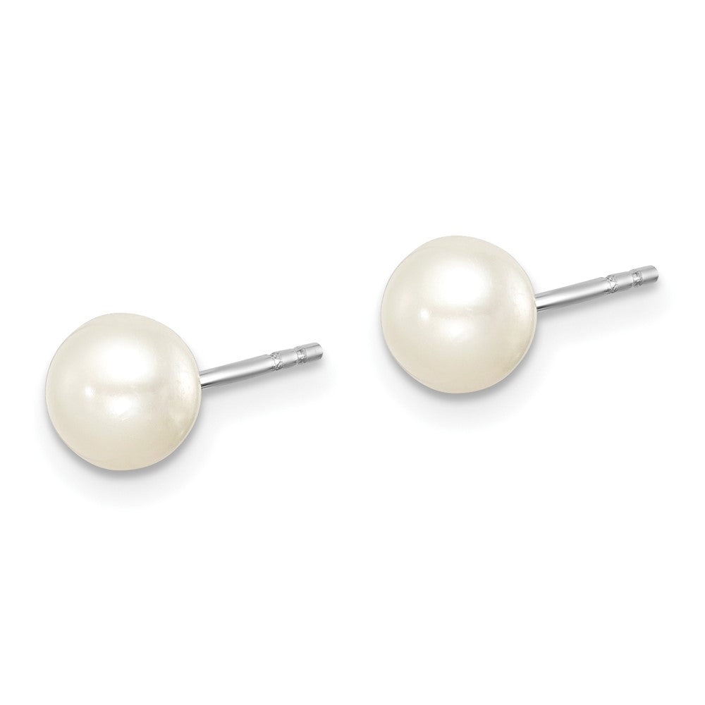 QE15362 Sterling Silver Madi K Rhodium-plated 5-6mm White Round Freshwater Cultured Pearl Post Earrings
