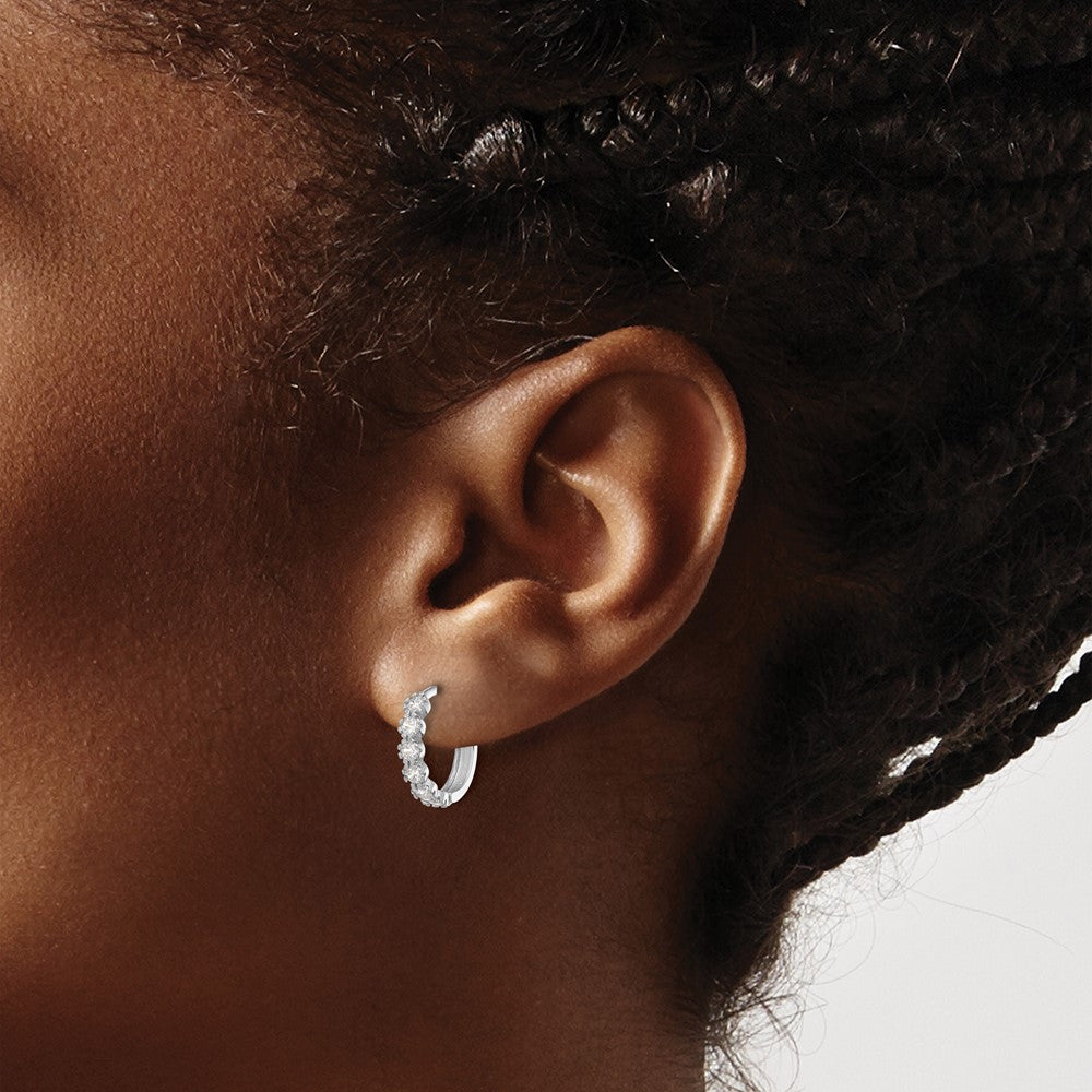 QE17187 Sterling Silver Rhodium-plated Polished CZ Hinged Huggie Hoop Earrings