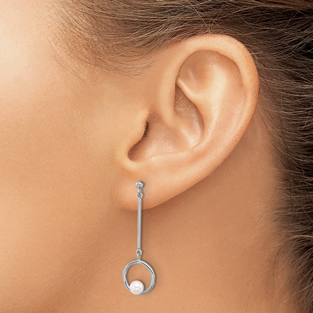 QE17223 Sterling Silver Rhodium-plated 4-4.5mm White Semi-Round Freshwater Cultured Pearl Post Dangle Earrings
