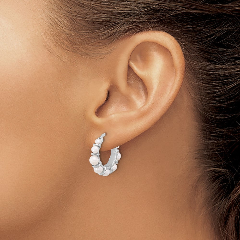 QE17249 Sterling Silver Rhodium-plated 2-5mm White Button Freshwater Cultured Pearl Round Hoop Earrings