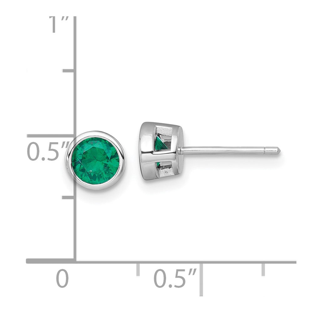 QE17815 Sterling Silver Rhodium-plated Polished Bezel Set 6.2mm Round Green CZ Stud Earrings