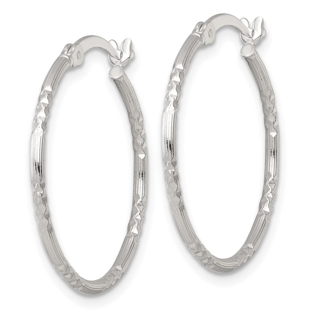 QE17838 Sterling Silver Polished Diamond-cut Textured 25x1.5mm Round Hoop Earrings