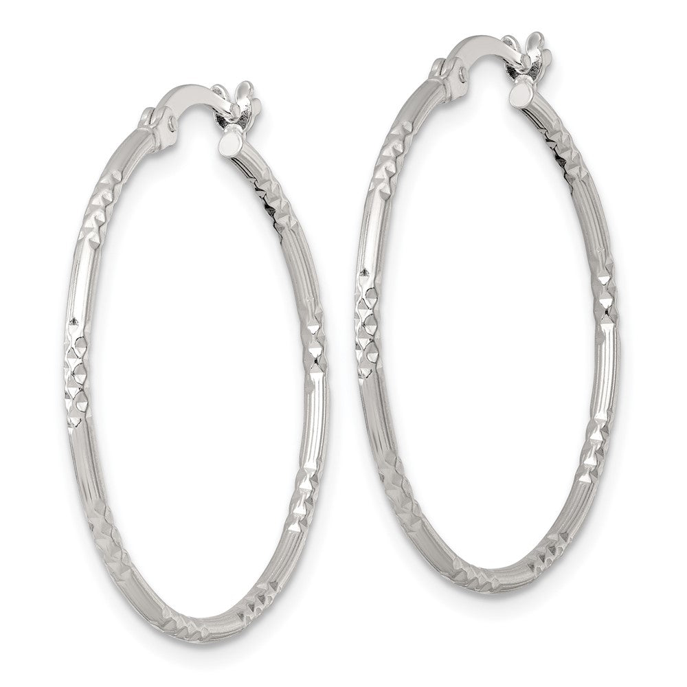 QE17839 Sterling Silver Polished Diamond-cut Textured 30x1.5mm Round Hoop Earrings