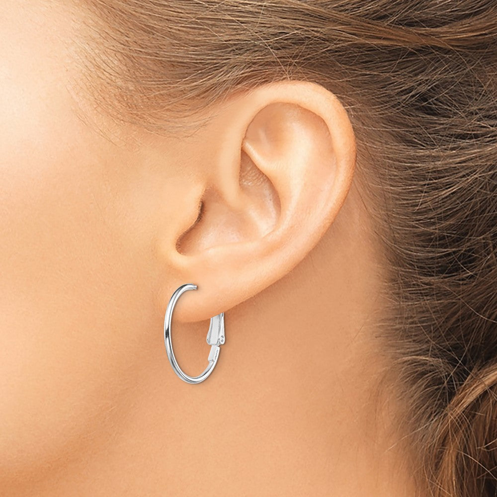 QE356 Sterling Silver Rhodium-plated 1.5mm Omega Back Round Hoop Earrings