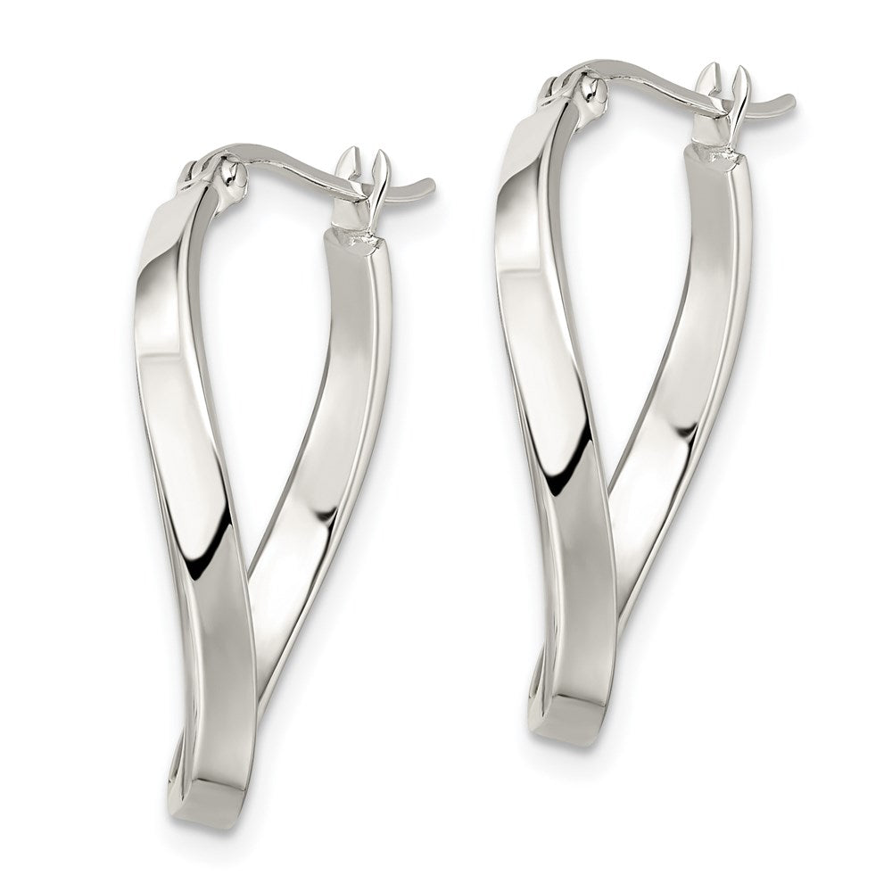 QE3758 Sterling Silver Polished & Twisted Oval Hoop Earrings