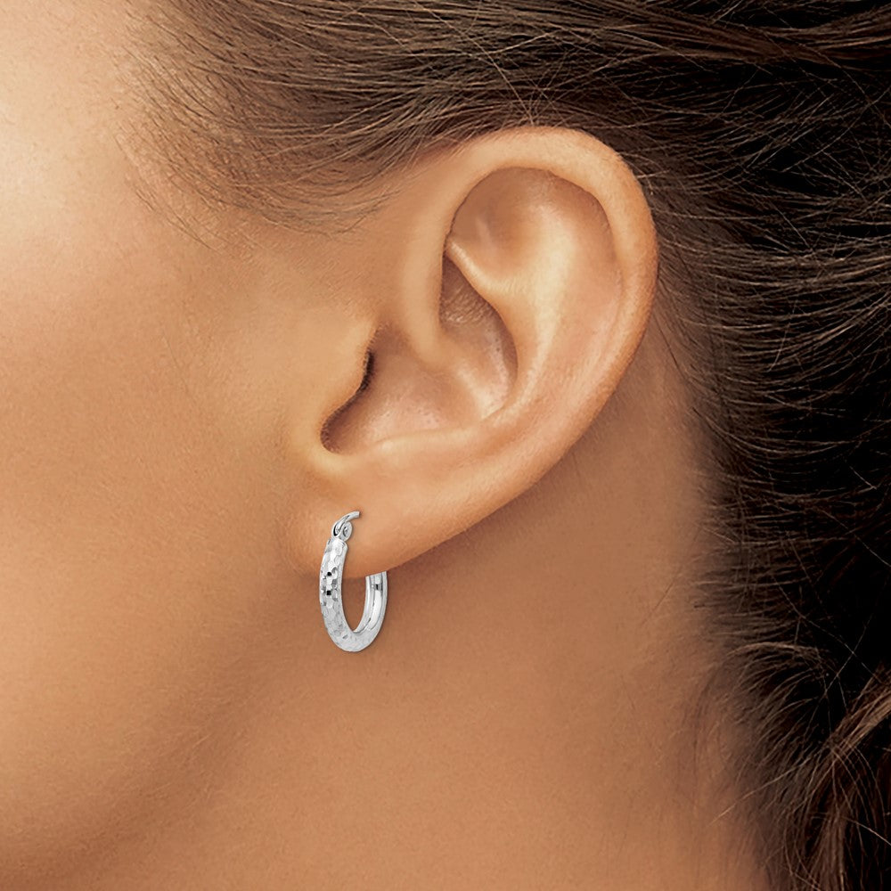 QE4472 Sterling Silver Rhodium-plated 2.5mm Diamond-cut Hoop Earrings
