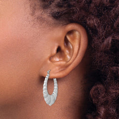 QE4692 Sterling Silver Rhodium-plated Satin & D/C Shrimp Oval Hoop Earrings