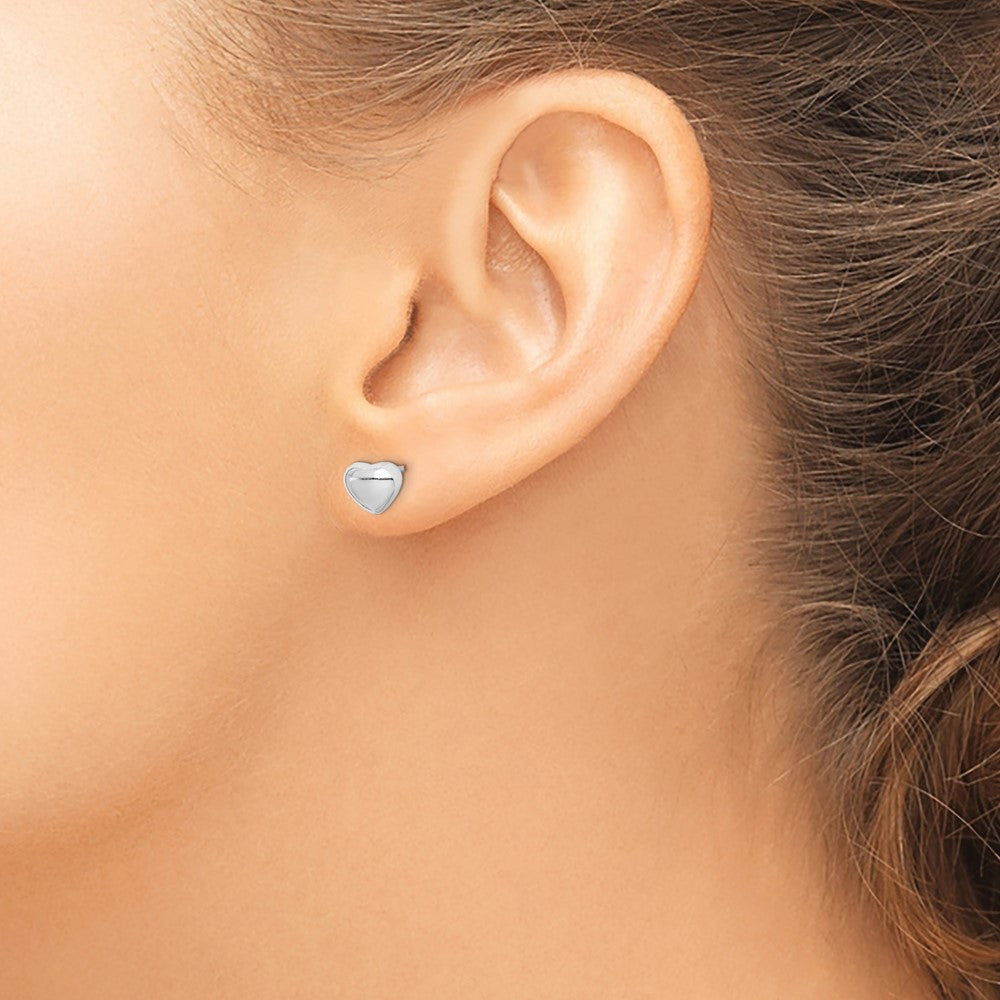 QE4819 Sterling Silver Rhodium-plated Heart Post Earrings