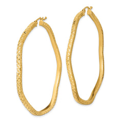 QE8465 Sterling Silver Gold-plated Diamond Cut 2mm Wavy Hoop Earrings