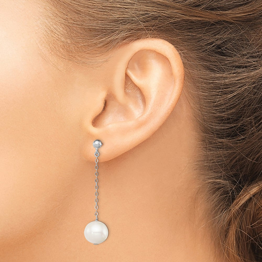 QE9339 Sterling Silver Rhodium-plated 10-11mm White Round Freshwater Cultured Pearl Dangle Post Earrings