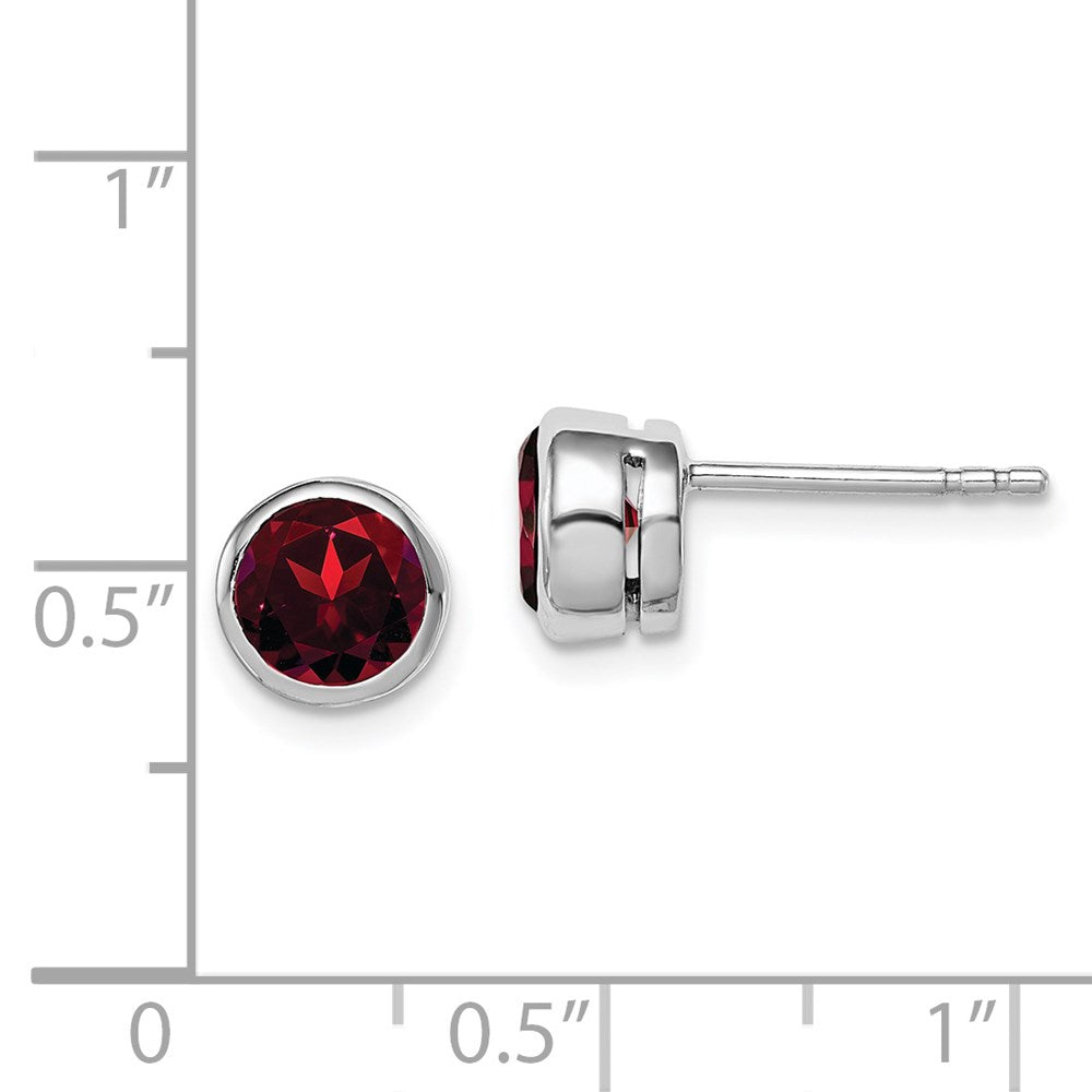 QE9411GA Sterling Silver Rhodium-plated Garnet Circle Stud Earrings