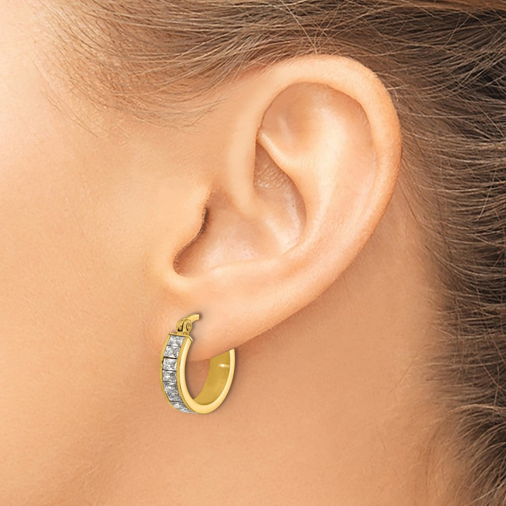 SRE1780 Chisel Stainless Steel Polished Yellow IP-plated with Glass Crystal Hoop Earrings