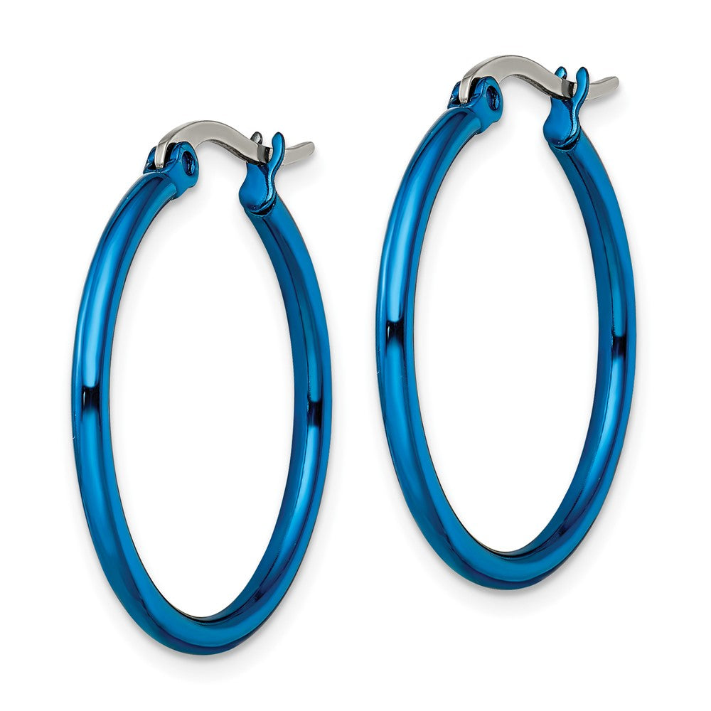 SRE424 Chisel Stainless Steel Polished Blue IP-plated 26mm Diameter 2mm Hoop Earrings