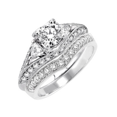 Round Shape Diamond Wedding Set