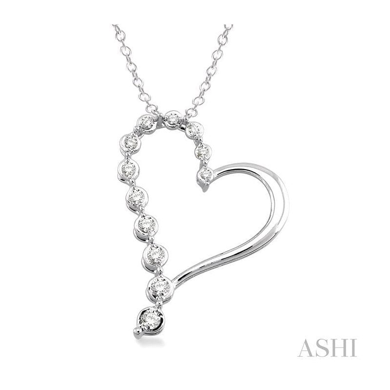ASHI Silver Heart Shape Journey Diamond Fashion Pendant 86148PPSXSLPD