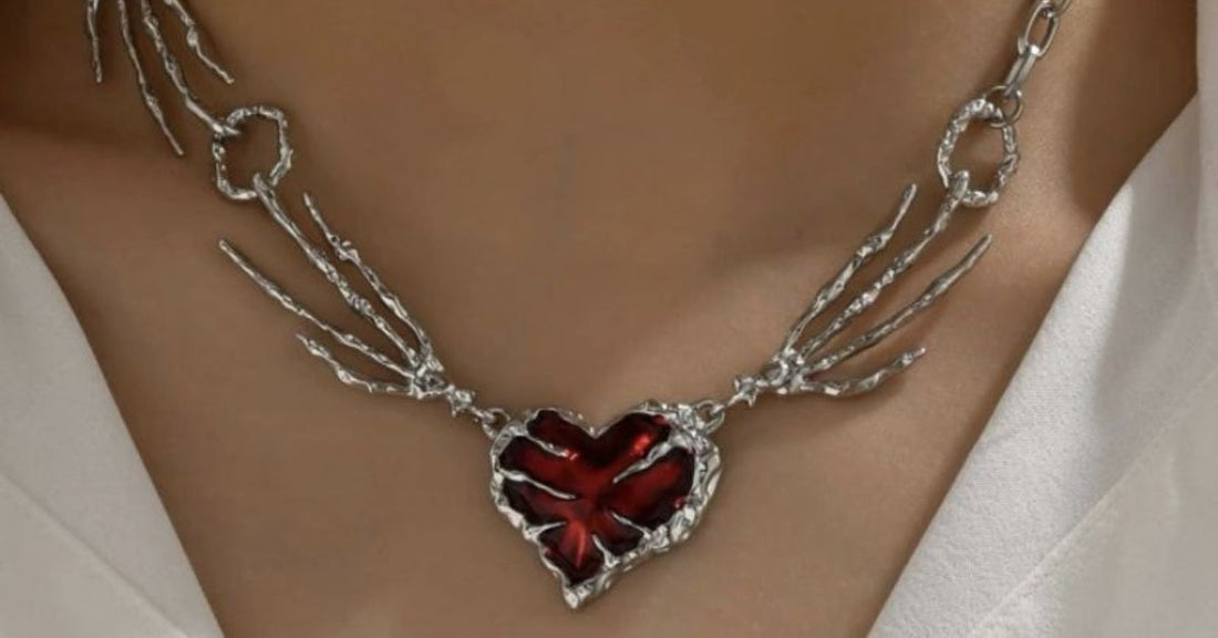 What Should You Check Before Buying Fancy Necklaces Online?