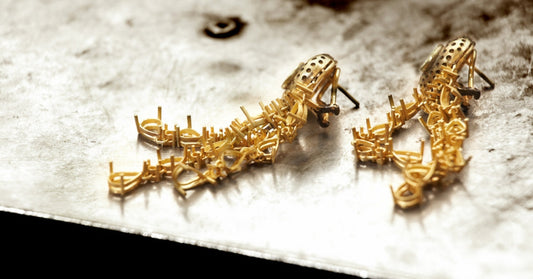 How to Choose the Perfect 22 Carat Gold Earrings for Daily and Bridal Wear