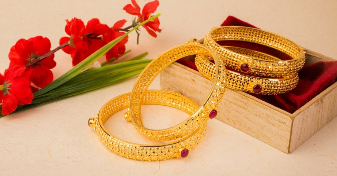 Gold Bangles Buying Guide: Karat, Fit & Style Explained