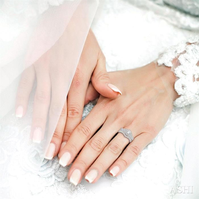 ASHI Round Shape Halo Diamond Wedding Set 222C2PPFHWG-WS