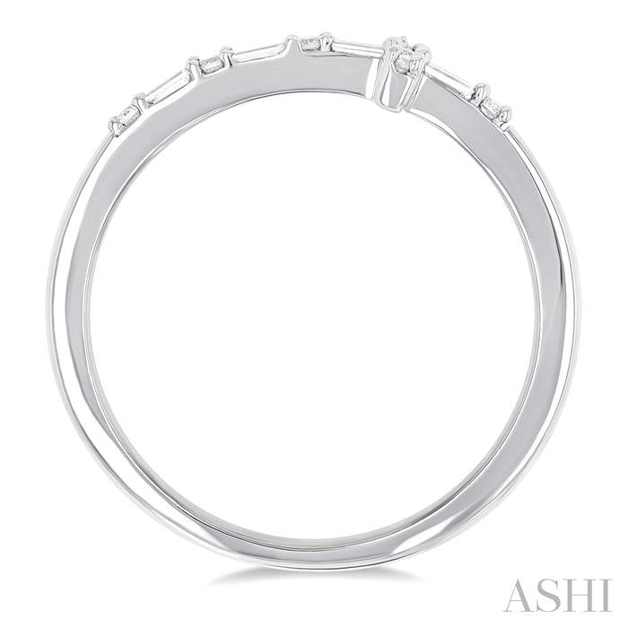 ASHI Sideway Cross Baguette Diamond Fashion Ring 366E7PPTGWG