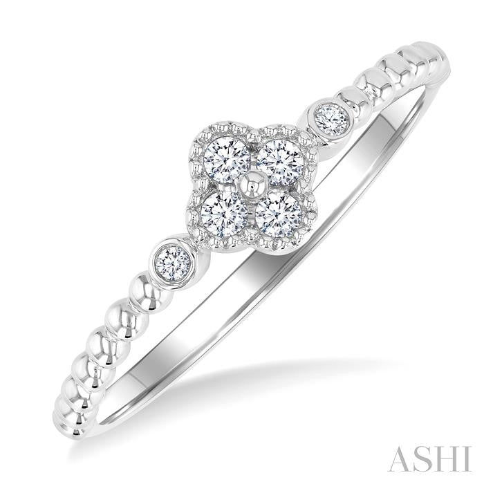 ASHI Bead Clover Petite Diamond Fashion Ring 385M8PPTGWG-CLV