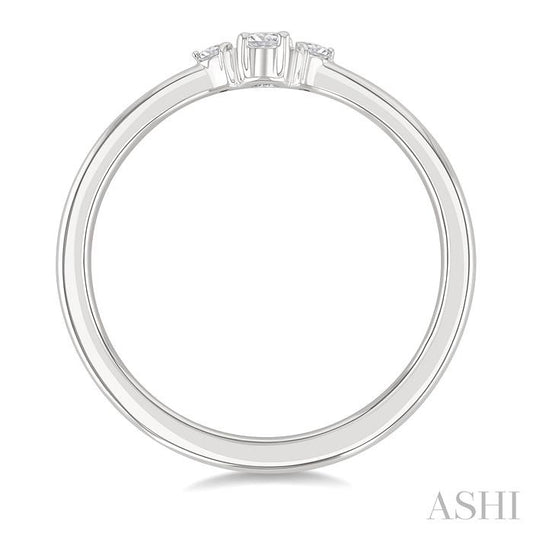 ASHI Round Shape 3 Stone Petite Diamond Ring 388P9PPTGWG-RD