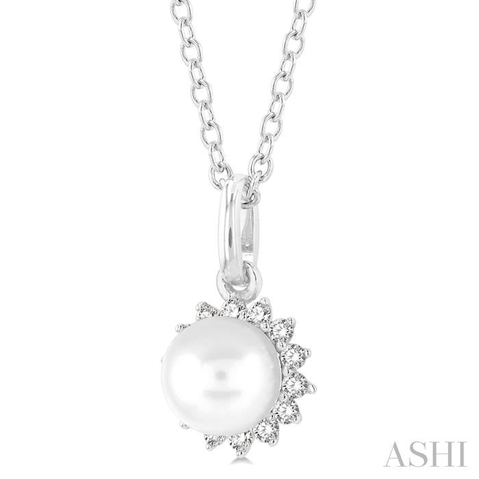 ASHI Pearl & Petite Halo Diamond Fashion Pendant 558A8PPTSPDWPWG
