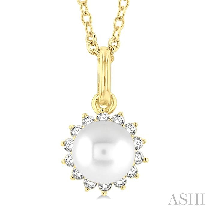 ASHI Pearl & Petite Halo Diamond Fashion Pendant 558A8PPTSPDWPYG