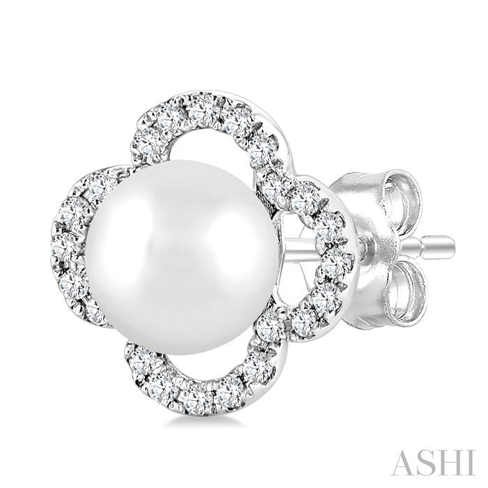 ASHI Clover Pearl & Petite Diamond Earrings 559B8PPTSERWPWG