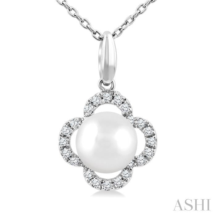 ASHI Clover Pearl & Petite Diamond Pendant 559B8PPTSPDWPWG