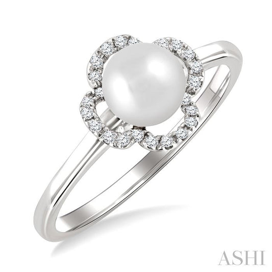 ASHI Clover Pearl & Petite Diamond Ring 559B8PPTSWPWG