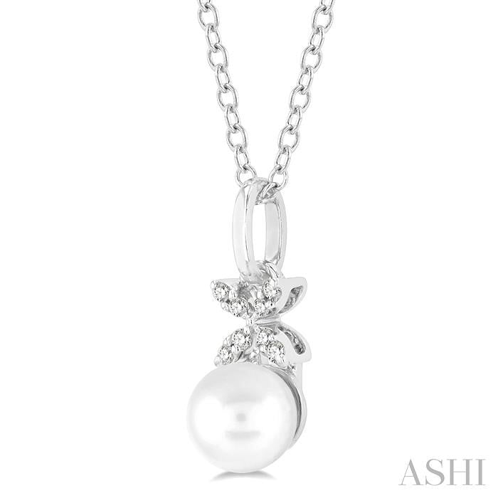 ASHI Pearl & Petite Diamond Fashion Pendant 560A9PPTSPDWPWG