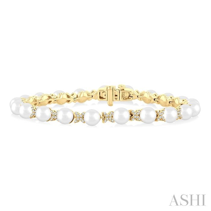 ASHI Pearl & Diamond Floral Fashion Bracelet 563BHPPFGWPYG