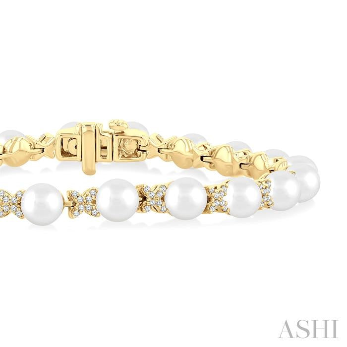 ASHI Pearl & Diamond Floral Fashion Bracelet 563BHPPFGWPYG
