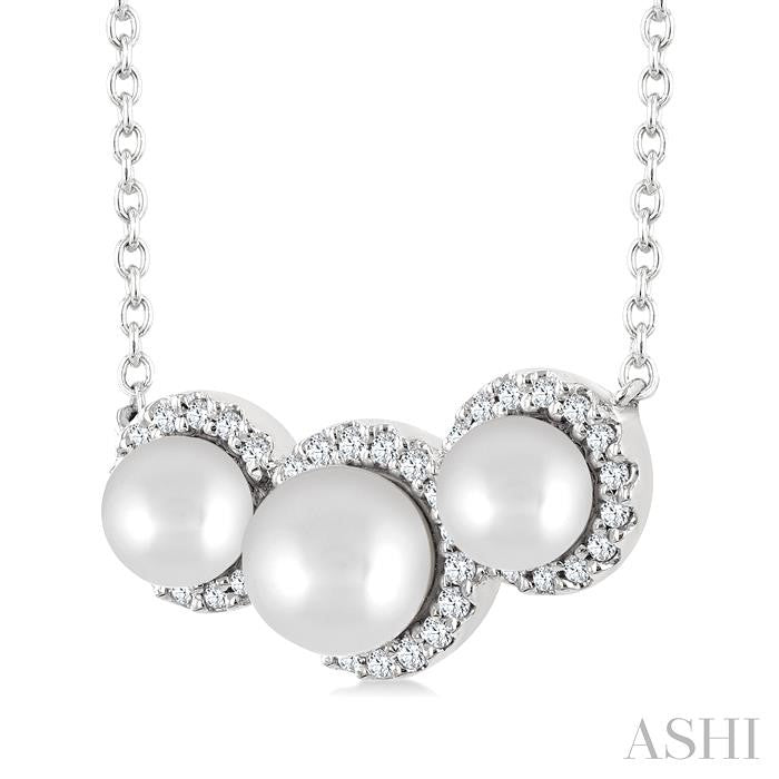 ASHI Pearl & Halo Diamond Fashion Pendant 568A8PPFGPDWPWG