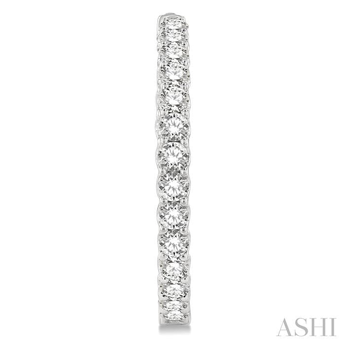 ASHI Inside-Out Diamond Round Hoop Earrings 622B0PPFHERWG-6.00