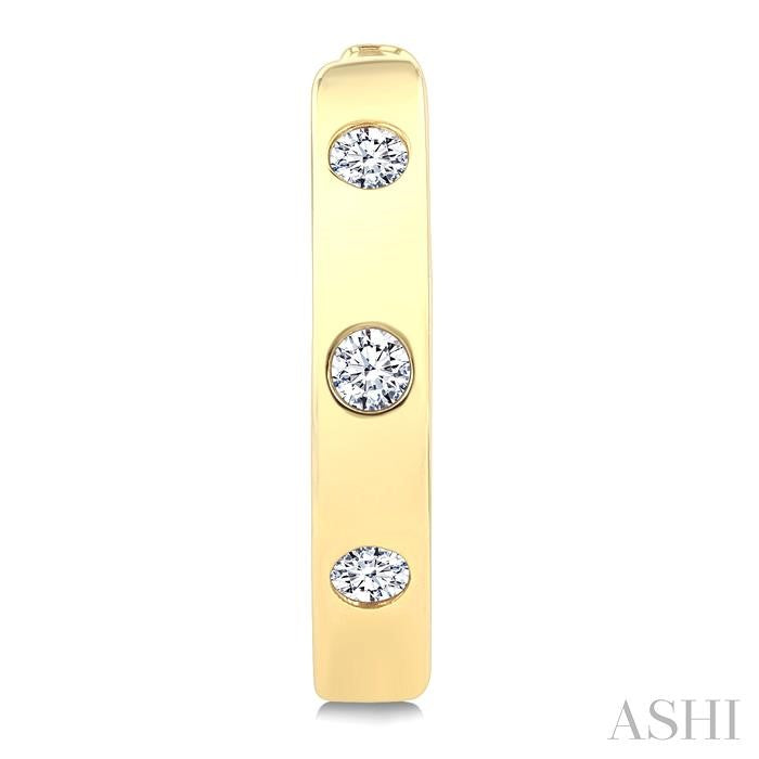 ASHI Flush Bezel Set Petite Diamond Fashion Hoop Earrings 623F8PPTGERYG-0.10