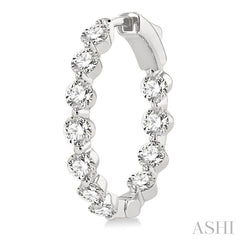 ASHI Inside-Out Diamond Round Hoop Earrings 626D0PPFHERWG-3.00