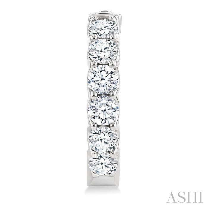 ASHI Inside-Out Diamond Round Hoop Earrings 628E0PPFHERWG-3.00