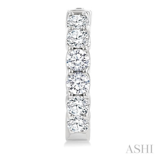 ASHI Inside-Out Diamond Round Hoop Earrings 628E0PPFHERWG-3.00