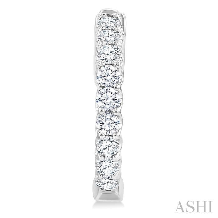 ASHI Inside-Out Diamond Round Hoop Earrings 628E1PPFHERWG