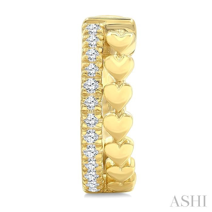 ASHI Heart Shape Petite Diamond Huggie Fashion Earrings 671X8PPTSERYG