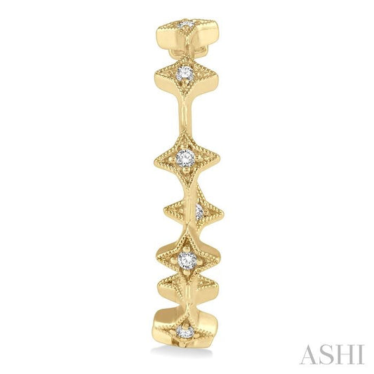 ASHI Inside-Out Diamond Half Hoop Earrings 68147PPFHERYG