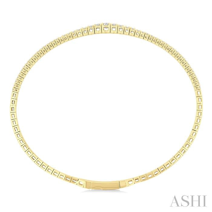 ASHI Diamond Halfway Graduated Flex Bangle 701W1PPFGYG