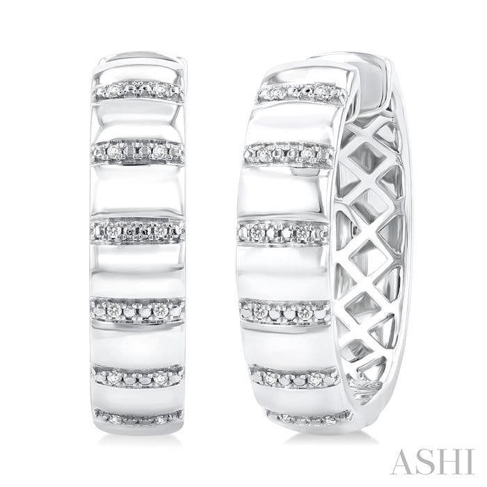 ASHI Silver Bold Ribbed Diamond Fashion Hoop Earrings 85778PPSSSLER
