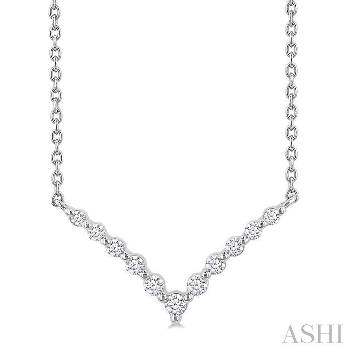 ASHI Silver Chevron Petite Diamond Fashion Pendant 85958PPSGSLPD