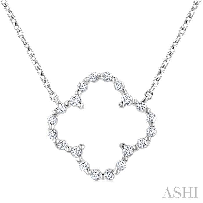 ASHI Silver Clover Petite Diamond Fashion Pendant 85978PPSSSLPD